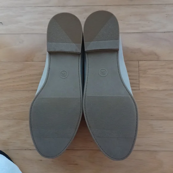 Universal Thread Loafers - Picture 4 of 8